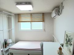 Room 202 13th image