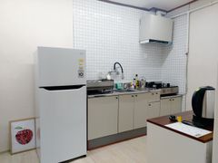 Spacious, Great-Value 2-Room Unit (Sleeps 3) 11th image