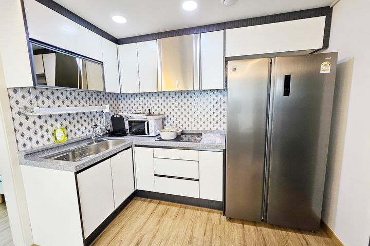 Fully furnished short-term rental 83 2th image