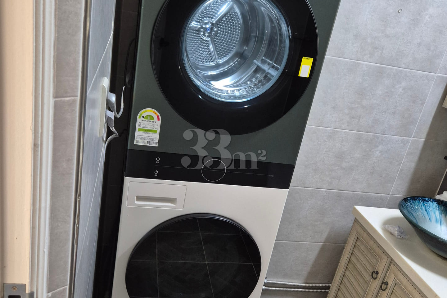 Fully Furnished Studio 🥇 Budget-Friendly Tri 4th image