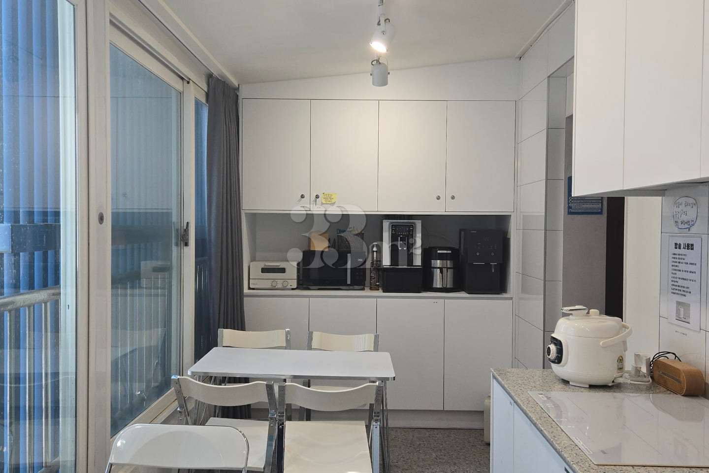 Room 206 4th image