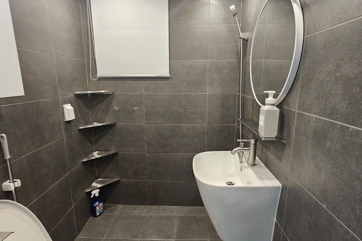 Room C-2 9번째 이미지