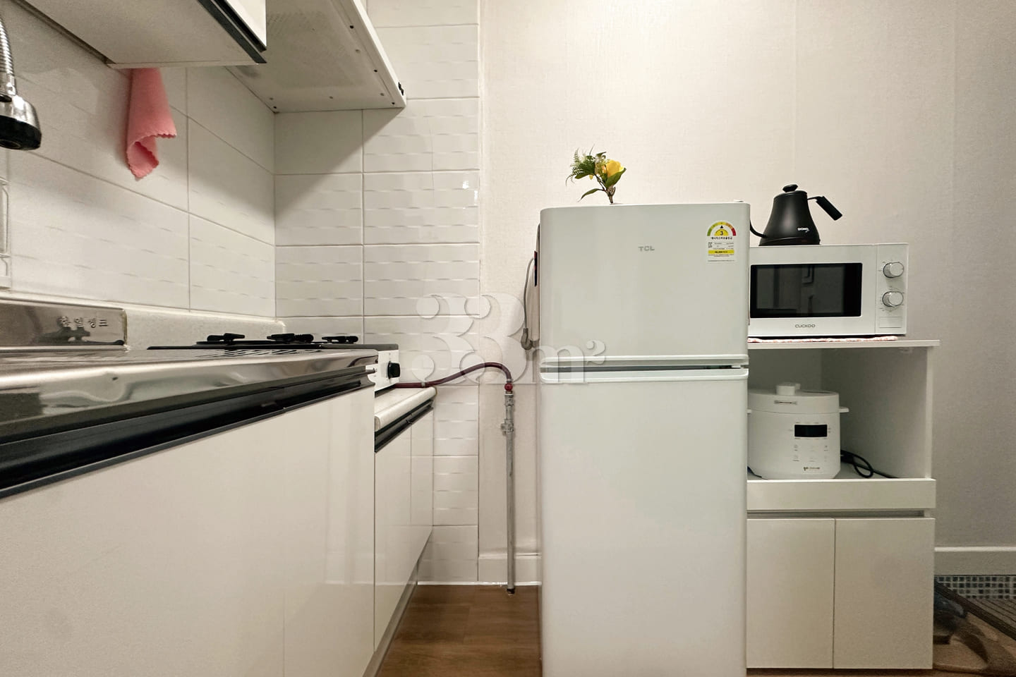 Well-maintained, fully furnished room 🍀 10th image