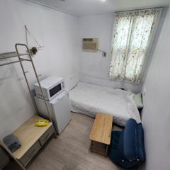 꼭필요한시설만갖춤 방 이미지