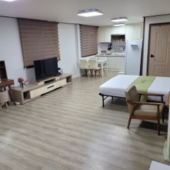 오션뷰 펜션 넓은옥상방 방 이미지