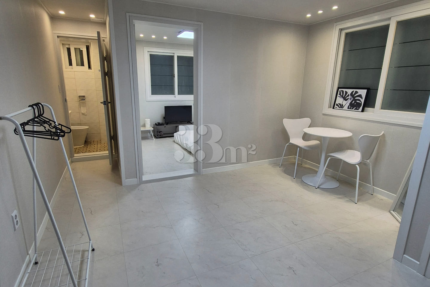 Large room + living room + parking H26 8th image