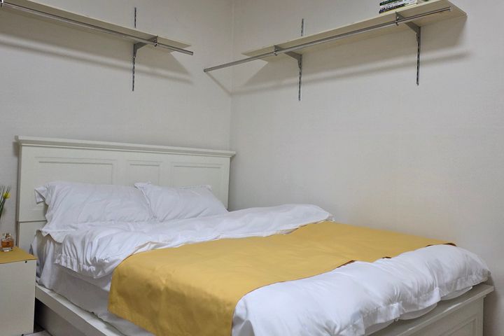 South-facing, so it's bright and gets good su 9th image