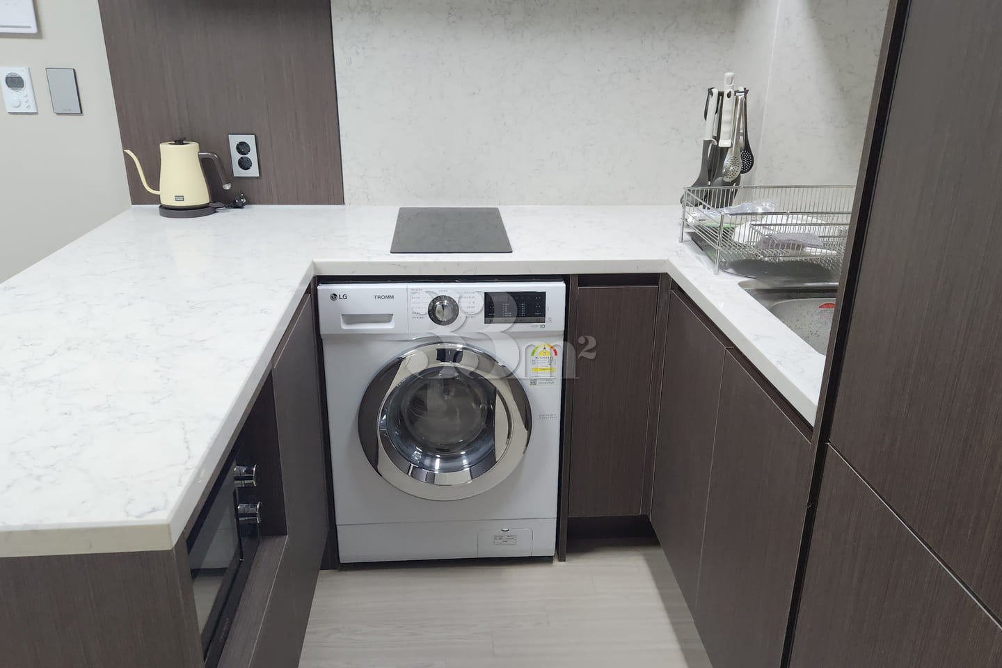 3-room unit with an ocean view 7th image