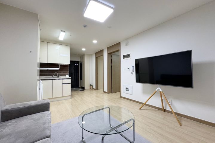 Pyeongtaek two-bedroom apartment with full op 0th image