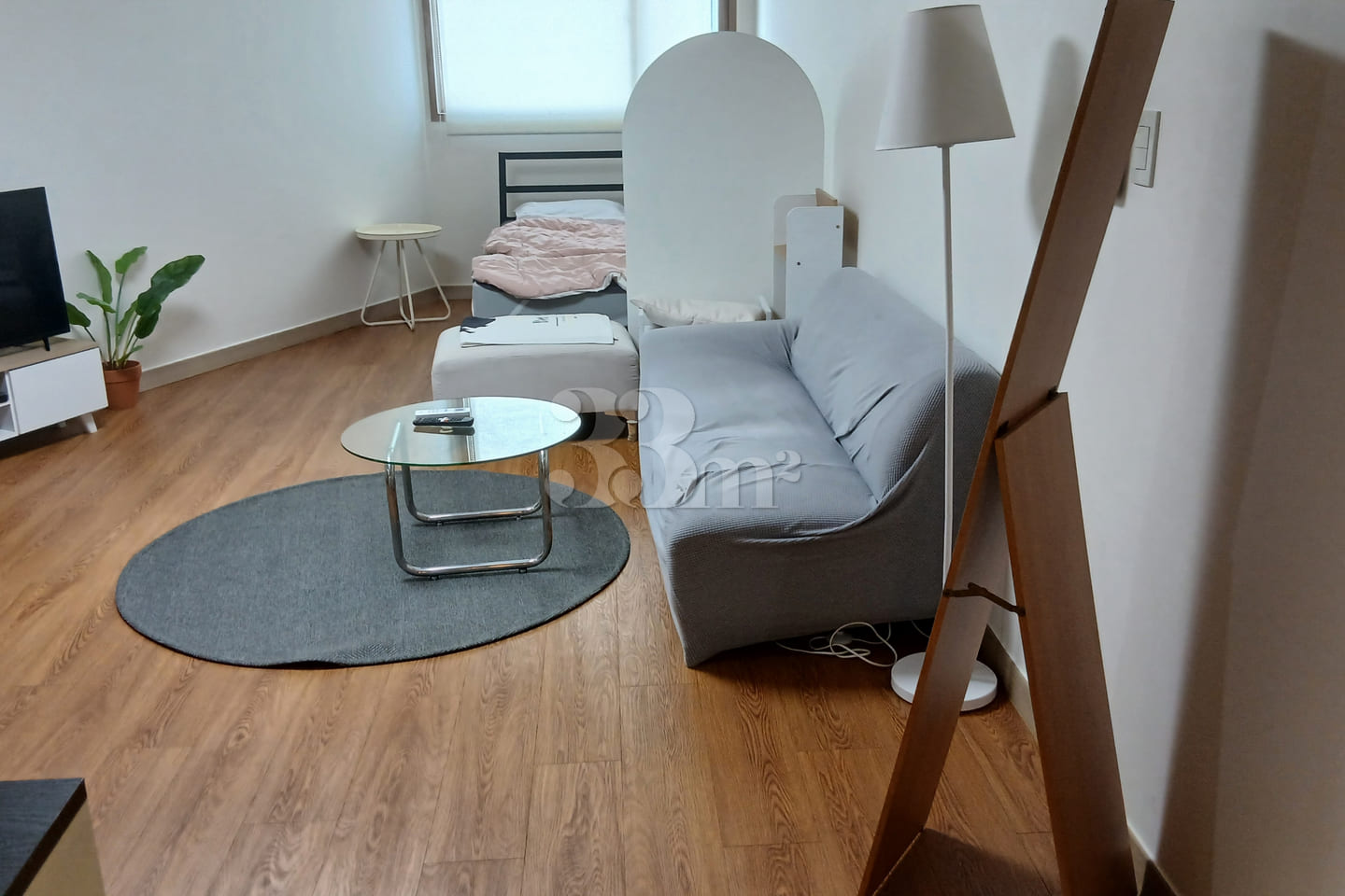 Spacious room, stylish room, close to the sta 9th image