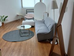 Spacious room, stylish room, close to the sta 9th image