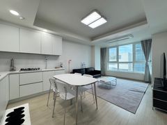Newly remodeled, fully furnished, 3 rooms 9th image
