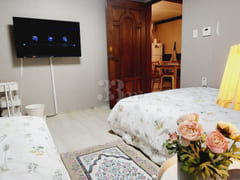 3-bedroom unit, 4th floor, 2-minute walk from 10th image