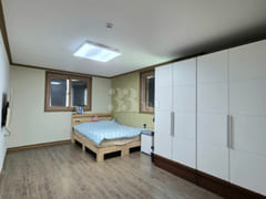 Gunsan. Fully furnished. Large parking lot. 8th image