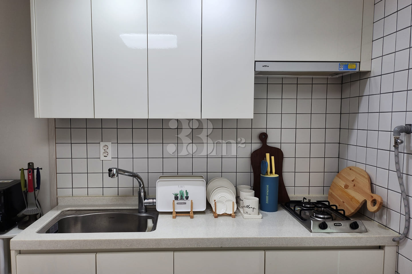 Fully Furnished Modern Two-Room Apartment #1 7th image