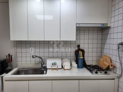 Fully Furnished Modern Two-Room Apartment #1 7th image