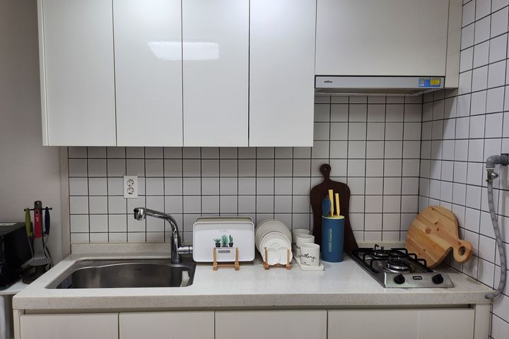 Fully Furnished Modern Two-Room Apartment #1 7th image