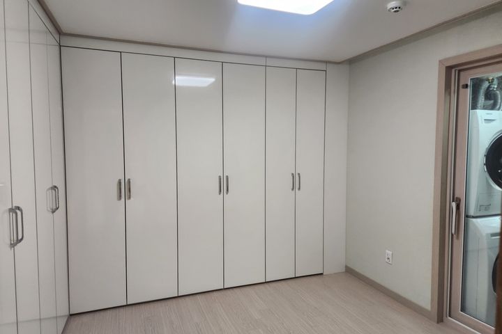 Gaom Modern South-Facing Fully Furnished Thre 11th image