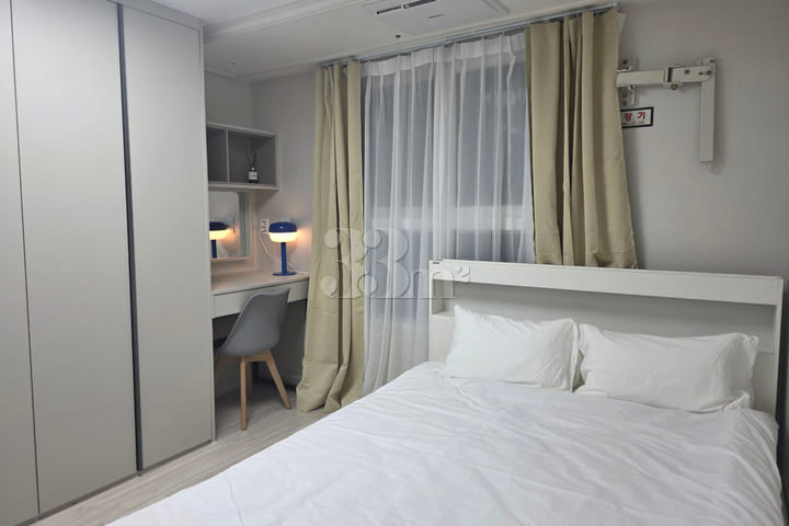 1-minute walk from Seoul National University