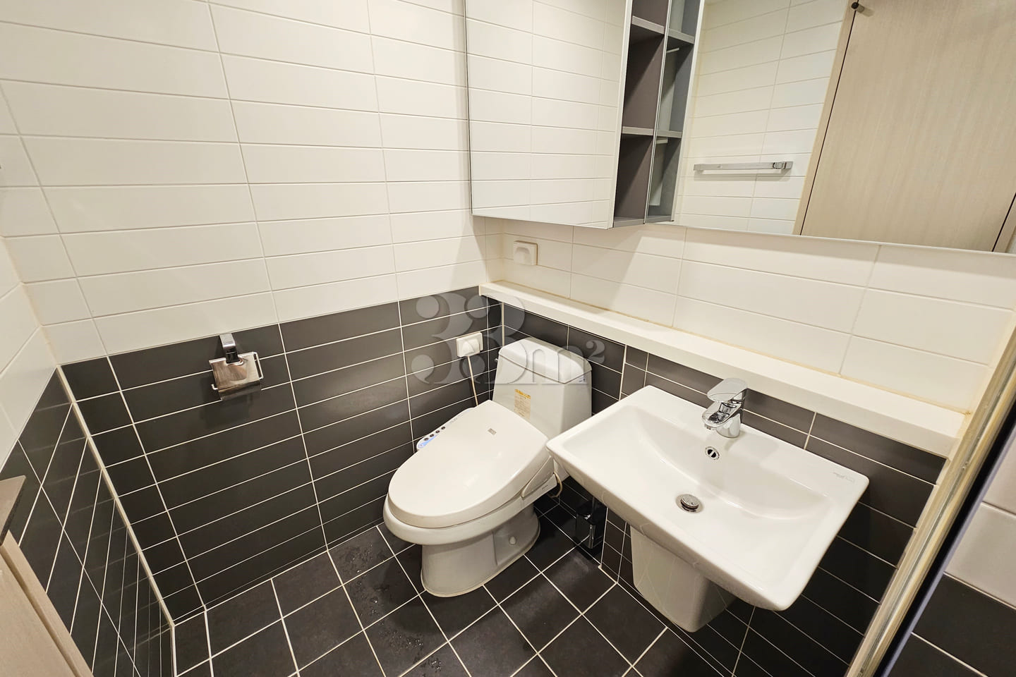 Fully furnished studio apartment in the Gangn 11th image
