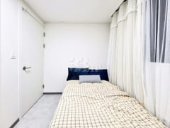 Sunny, fully furnished unit 8th image