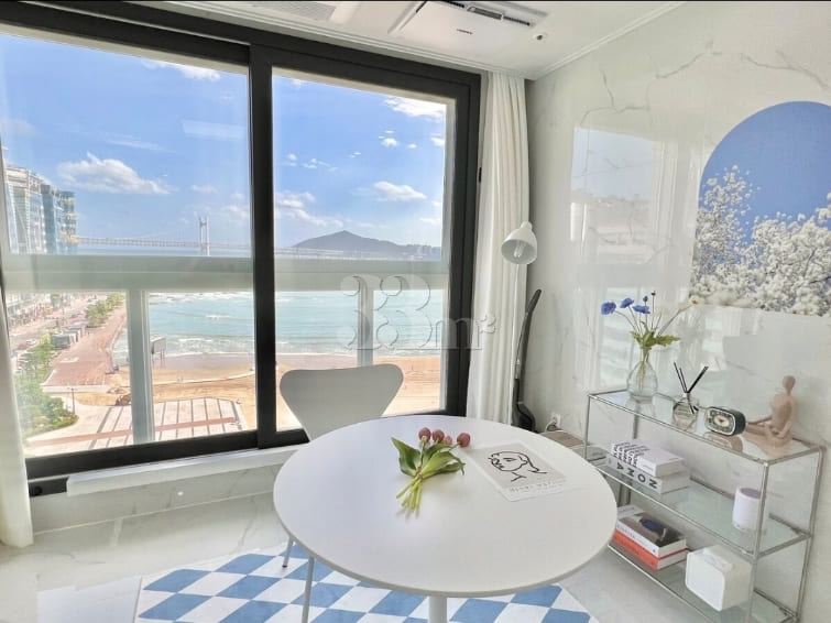 Prime viewing spot for the Gwangalli Beach Dr 3th image