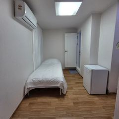 102호 방 이미지