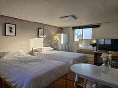 2 beds, separate kitchen 9th image