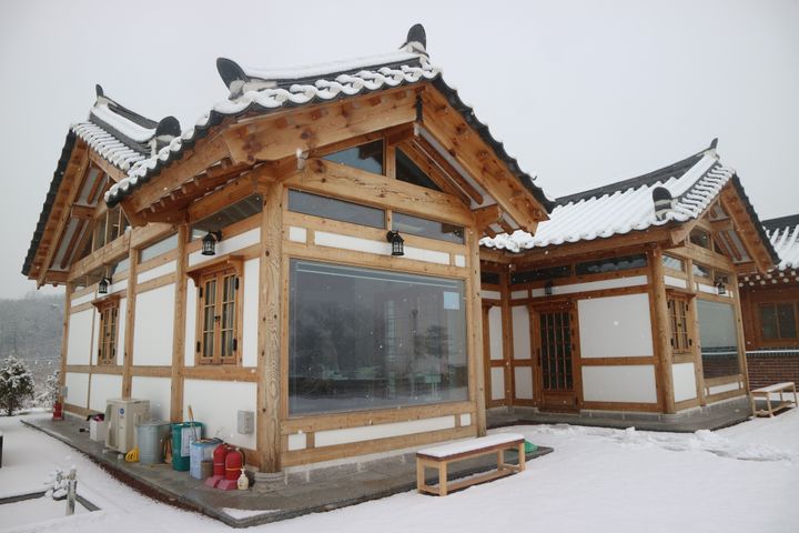 강화도한옥독채잔디마당 2번째 이미지
