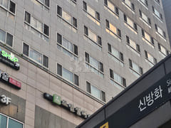 30 seconds from Sinbanghwa Station. Fully fur 17th image