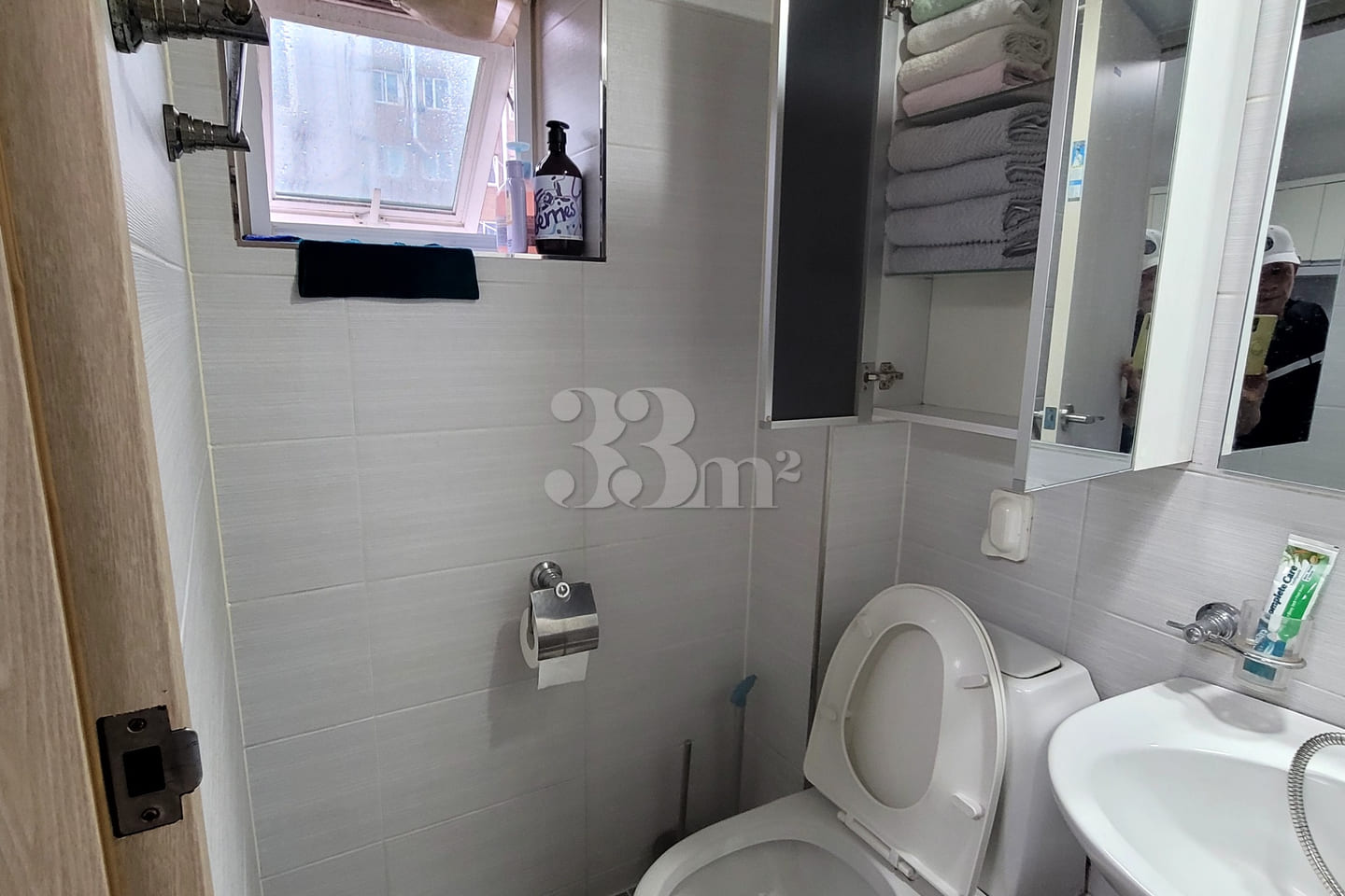 New studio apartment within walking distance  4th image