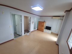 Jinhae Cherry Blossoms / Vacant Studio / 6 0th image