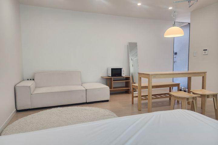 Seongsu-dong Modern House 2th image