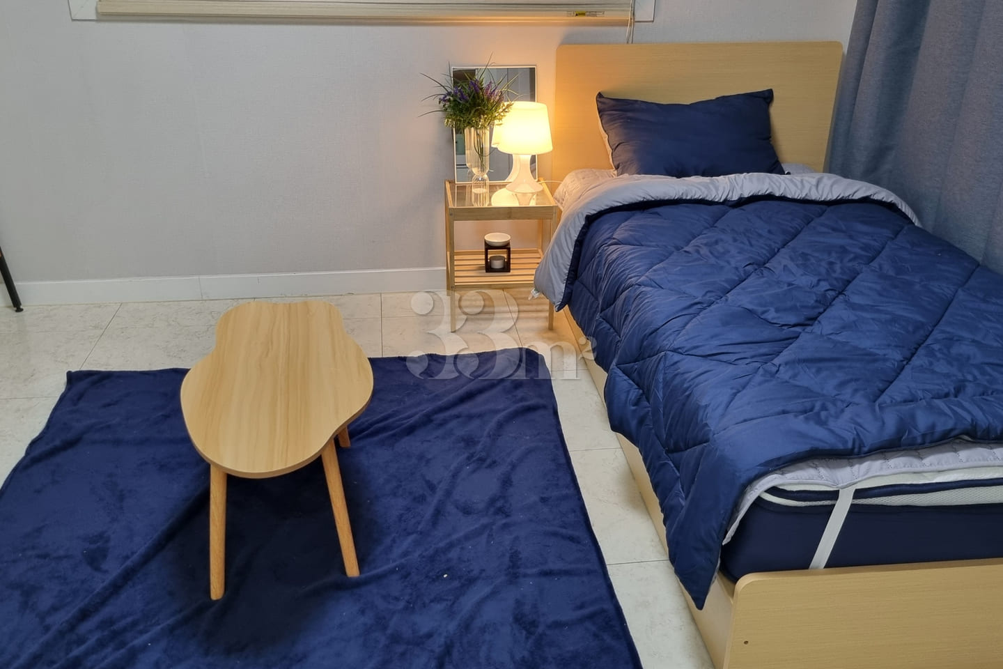 It is a neat, newly built room. 1th image