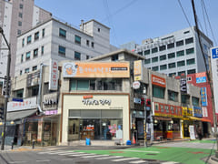 π Fully furnished unit near Yeongdeungpo Mar 17th image