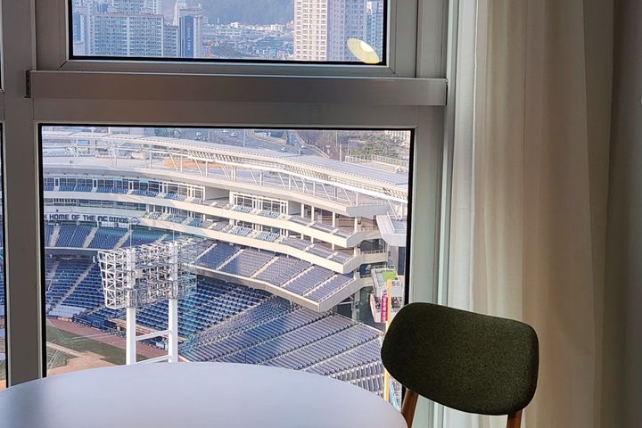 Cool baseball stadium*city view 3th image