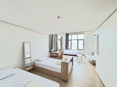 W House 10th image