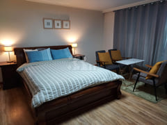 Three-bedroom apartment with full options in 3th image