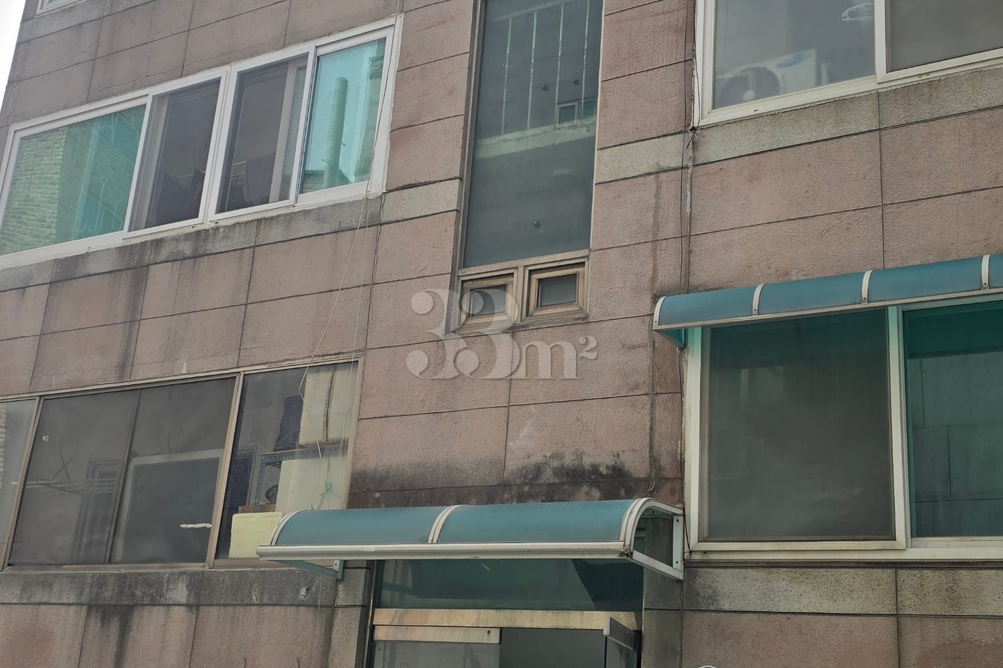 Convenient transport / Amenities / Clean 16th image