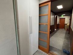 Three-room unit (cooking facilities available 3th image