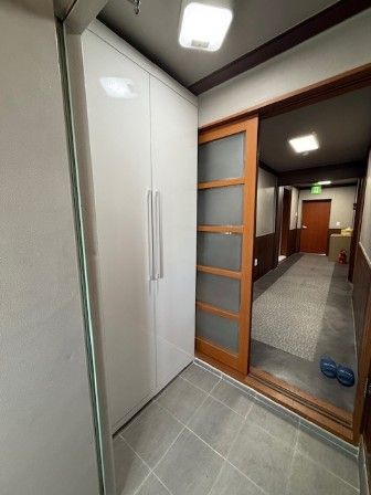 Three-room unit (cooking facilities available 3th image