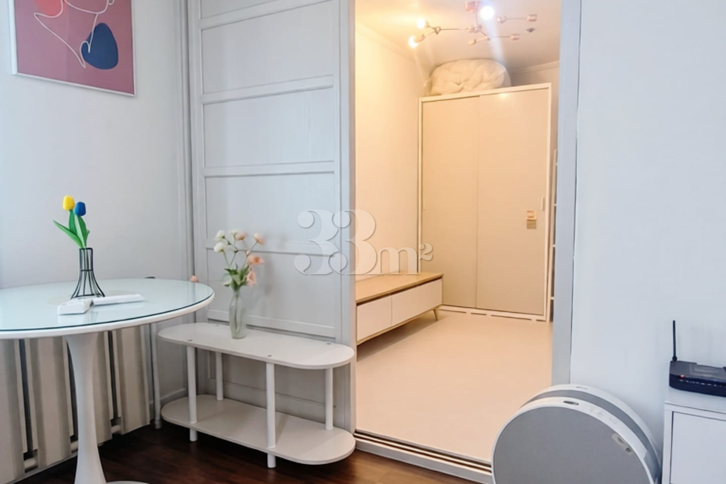 Great location in Sinchon; spacious room. 0th image