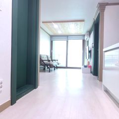 편백나무향이 묻어있는집 방 이미지