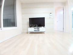 DH Station-Area 3-Room Unit ♡ 301 6th image