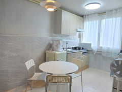 Dongdaemun Apartment with a Cheonggyecheon St 1th image