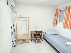 Clean studio apartment in a triple station ar 5th image