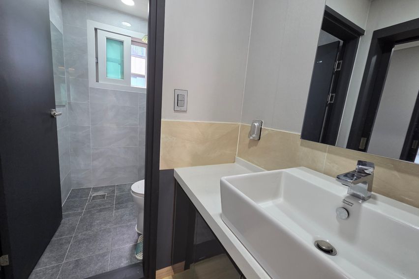 단독주택1/2층전체사용 6번째 이미지