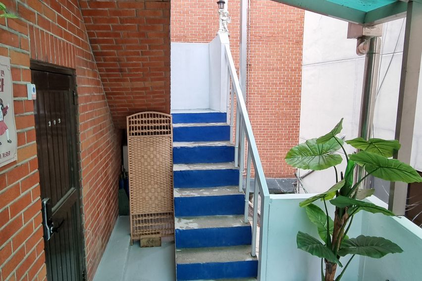 금돼지식당뒤 투룸201