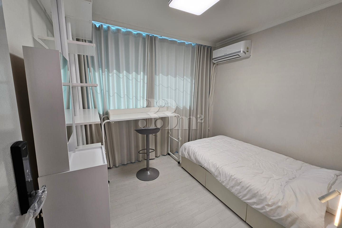 Room 1 + Room 2 4th image