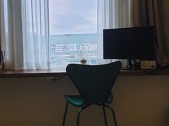 🎨Luxury Remodeled Apartment with a Great Vie 16th image